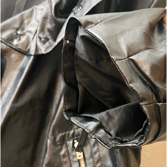NWOT MIXIT Cropped Jacket Faux Leather with 3/4 Pleated Sleeve and Short Belt - Picture 6 of 9